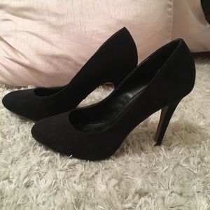 Black close-toed heels- Rock & Republic size 6.5